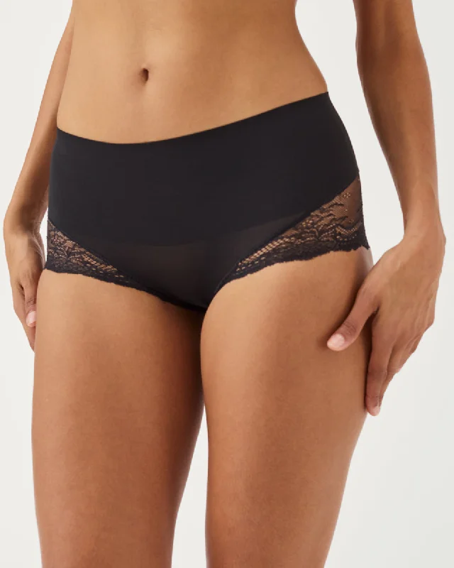 Undie-tectable® Smoothing Lace Hi-Hipster Panty